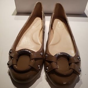 Calvin Klein women's patent leather tan flat 7M